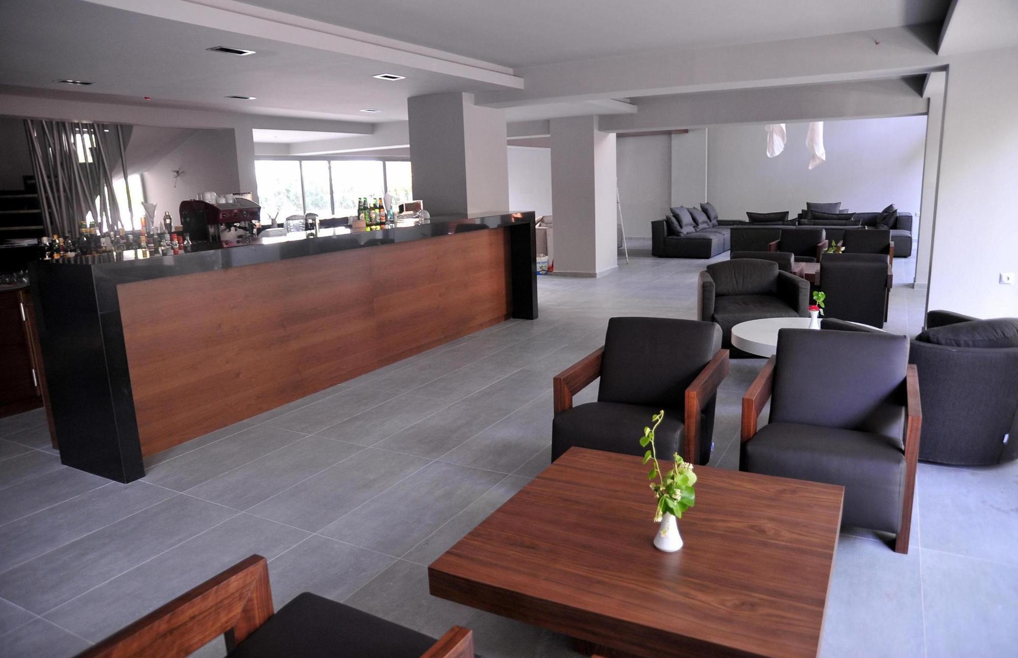 Oktober Downtown Boutique Hotel Rhodes City ภายนอก รูปภาพ