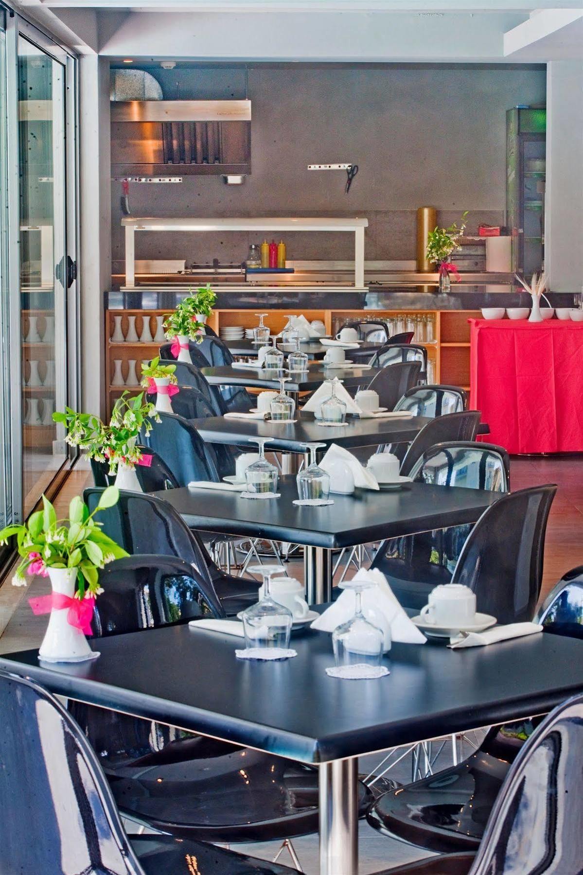 Oktober Downtown Boutique Hotel Rhodes City ภายนอก รูปภาพ