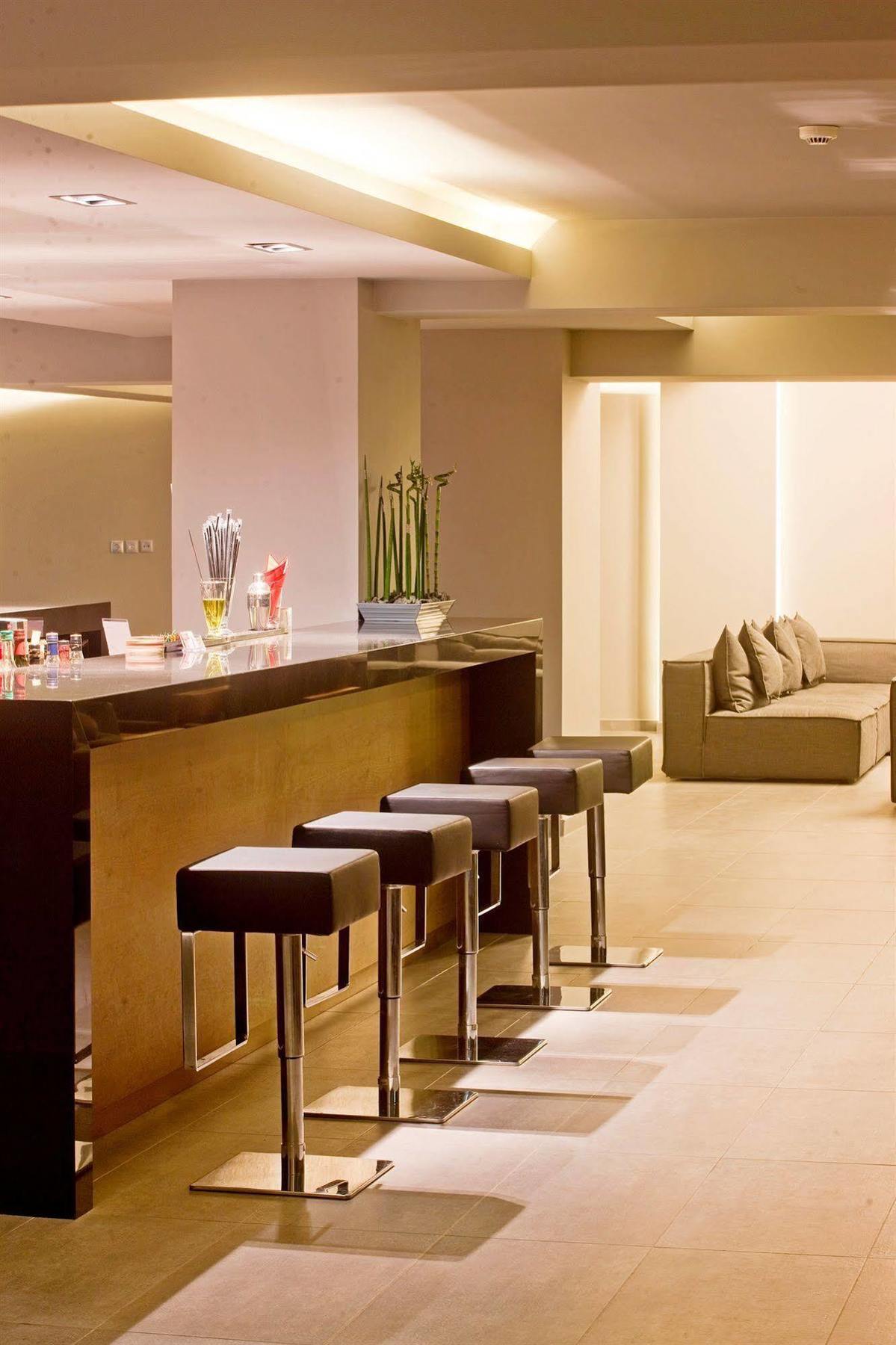 Oktober Downtown Boutique Hotel Rhodes City ภายนอก รูปภาพ