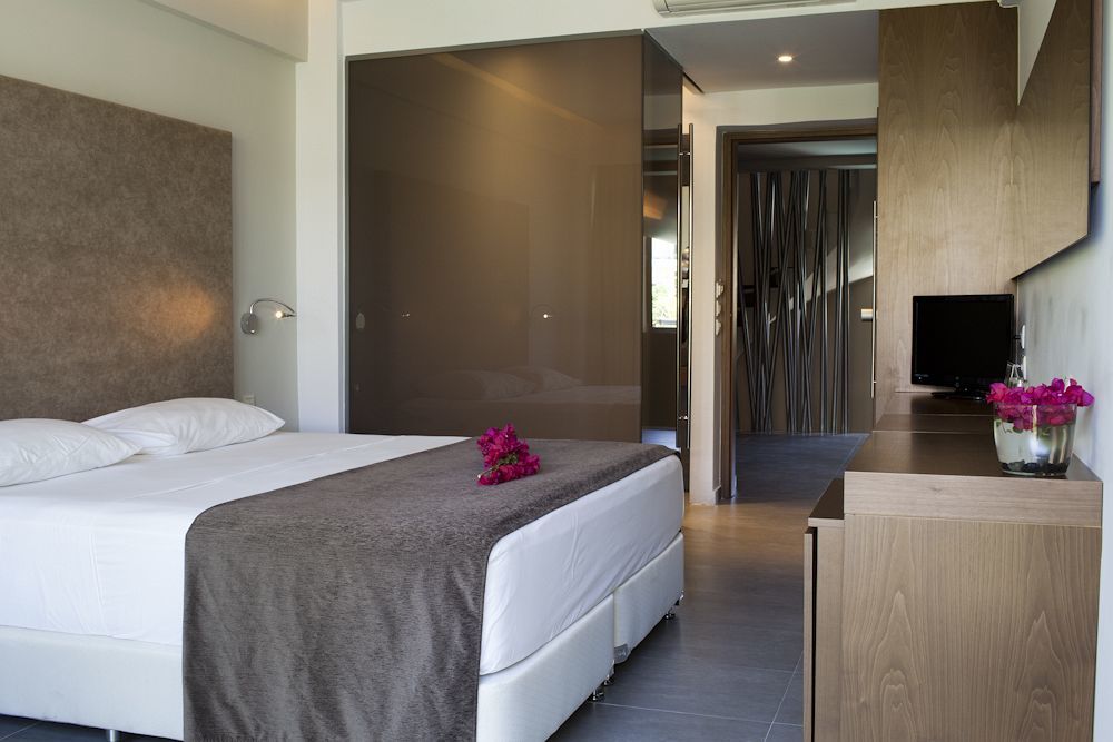 Oktober Downtown Boutique Hotel Rhodes City ภายนอก รูปภาพ